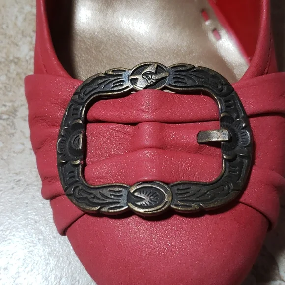 Red High Heels - Picture 4 of 10